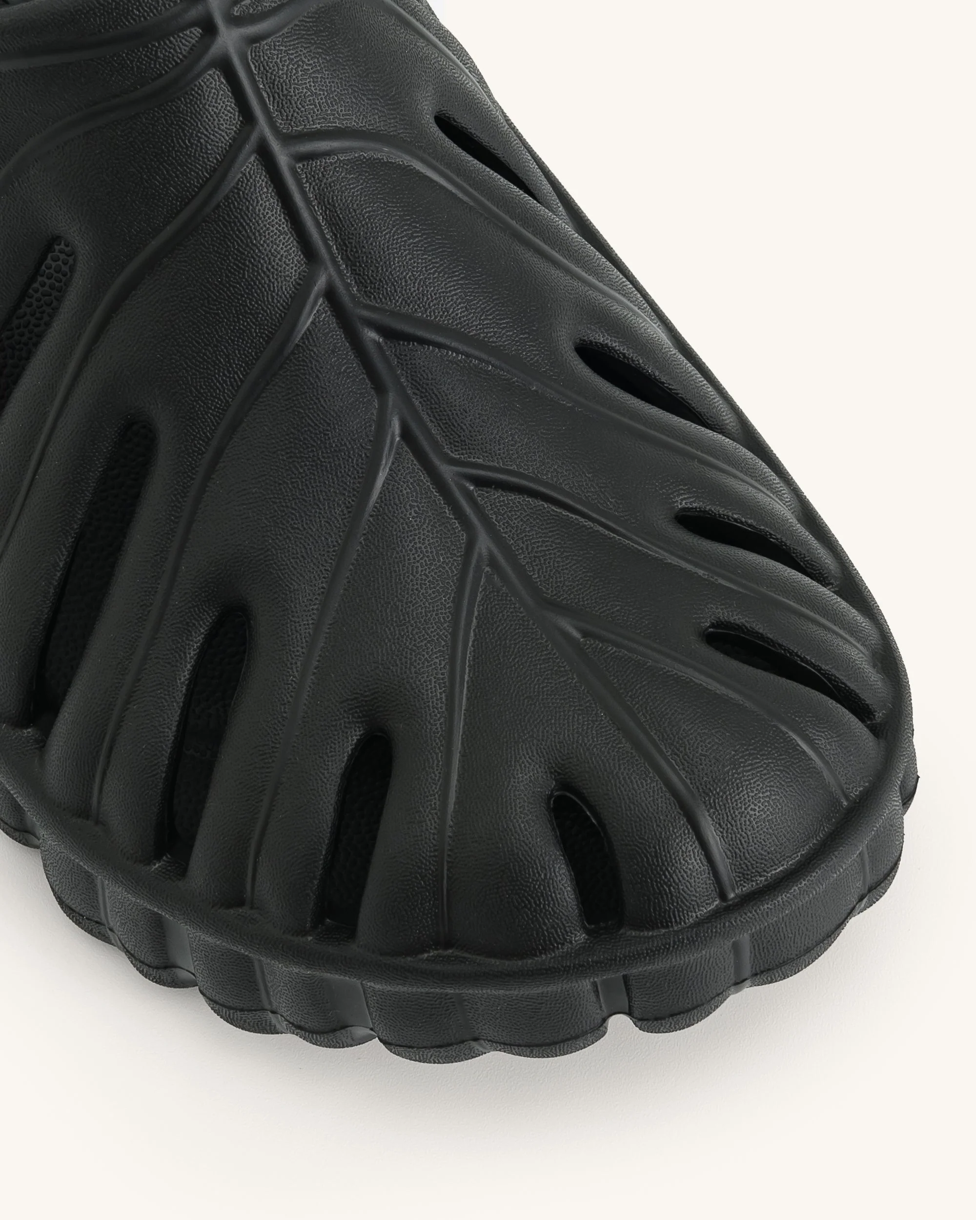 Tara Leaf Platform Clog - Black - Image 5